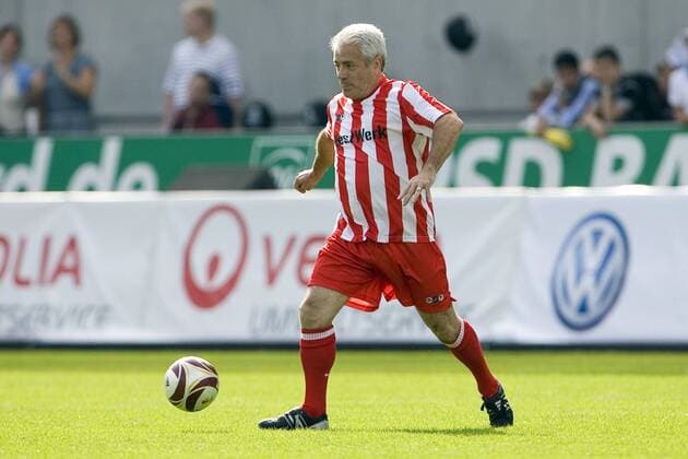 Deutschland, Hamburg, Millerntor Stadion, Fussball, der 7. Tag der Legenden - HSV Legende Kevin Keegan (Team Hamburg) am Ball