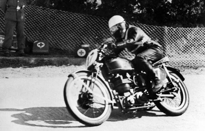 Leslie Graham in action in Barcelona 8th April 1951 UnitedArchives1273387
