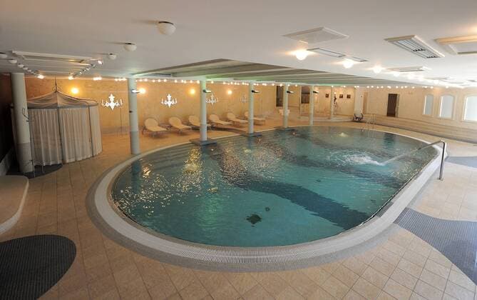 06.09.2011 - Unterkunft der Deutschen Nationalmannschaft während der Europameisterschaft 2012 - Hotel Dwor Oliwski in Danzig (Polen) - Der SPA, Wellness Bereich mit Pool 