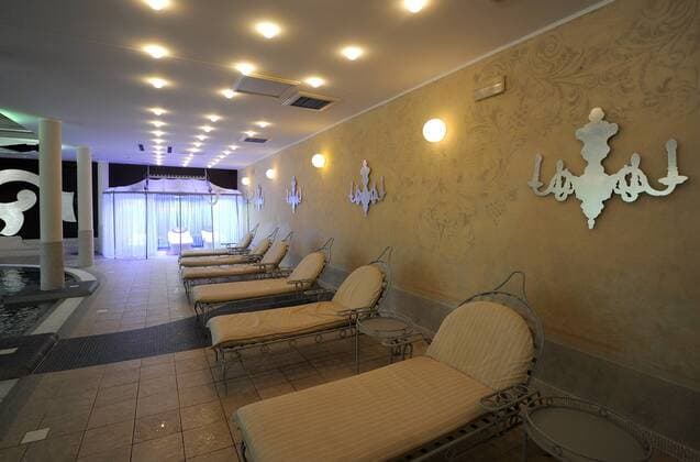 06.09.2011 - Unterkunft der Deutschen Nationalmannschaft während der Europameisterschaft 2012 - Hotel Dwor Oliwski in Danzig (Polen) - Der SPA, Wellness Bereich mit Liegen - 