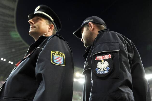 FUSSBALL INTERNATIONAL, Freundschaftsspiel; Polen - Deutschland 06.09.2011 Deutsche und Polnische Polizisten in der PGE Arena , Stadion von Danzig, Gdansk  o0 Polizei Polizist Polizeieinsatz Sicherheit Stadionsicherheit