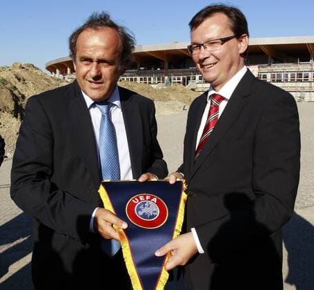 FUSSBALL - Besichtigung Nationales Zentrum fuer Frauenfussball ST.POELTEN,AUSTRIA,06.SEP.11 - FUSSBALL, FRAUENFUSSBALL - OEFB, Michel Platini besichtigt Nationales Zentrum fuer Frauenfussball. Bild zeigt Praesidnet Michel Platini (UEFA) und Sport- und Verteidigungsminister Norbert Darabos. 