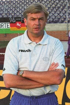 Aus 2. BL Saison 1995 1996 Hannover - MSV Duisburg Trainer Hannes Bongartz.