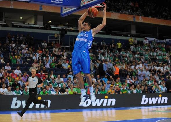 08.09.2011, Vilnius - Eurobasket 2011 - Slowenien vs Griechenland - Michail Bramos - Dunk o0 Werbebande Bande Werbung Werbepartner Sponsor Wirtschaft bwin Wetten Sportwetten