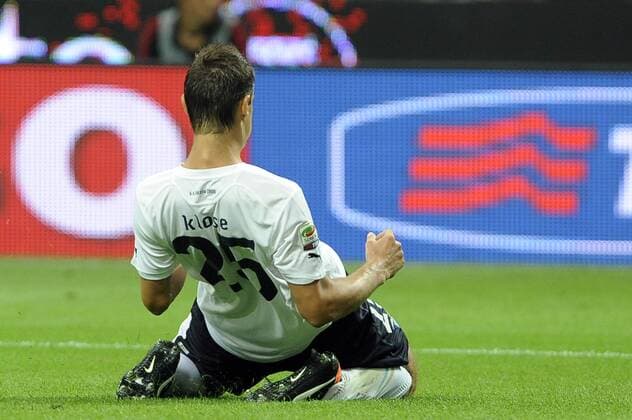 Miroslav Klose of Lazio celebrates scoring goal 0-1 9 9 2011 Stadio Giuseppe Meazza Serie A 2011 2012 Football, AC Mailand vs Lazio Rom - marcoxrosi