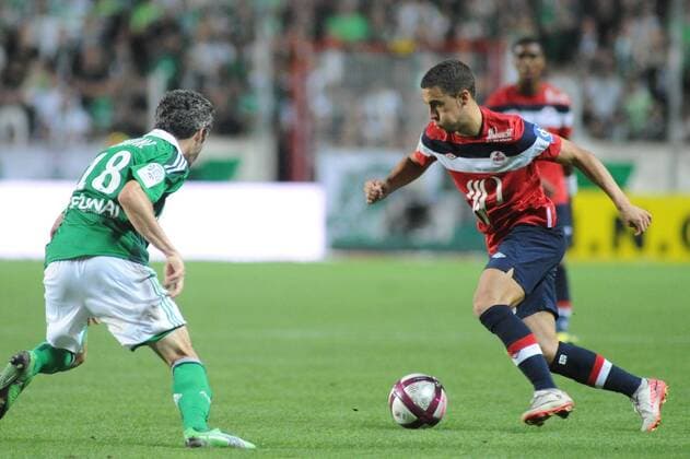 Jean Pascal Mignot (Saint Etienne) contre Eden Hazard (Lille) Football : AS Saint Etienne OSC Lille - Ligue 1 - 10.09.2011 FredericChambert Panoramic 