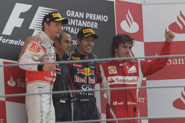L-R: Jenson Button (McLaren Mercedes), Sieger Sebastian Vettel (Red Bull Racing) und Fernando Alonso (Ferrari) GP Italien 2011 Formel 1 Grand Prix Italien 2011 o0 Siegerehrung krux
