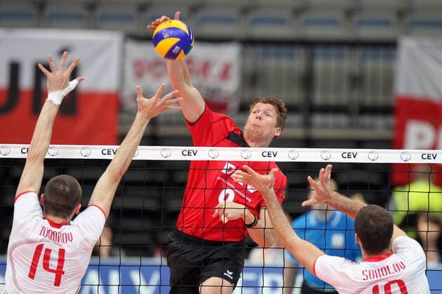 Prag, 12.09.2011 - CEV EM 2011 - Deutschland vs Bulgarien --- TEODOR TODOROV (L), STEFAN HÜBNER (C), TSVETAN SOKOLOV (R) --  20110912CSLG0005