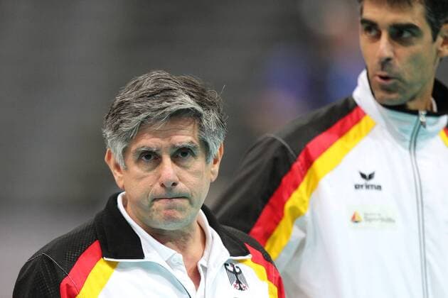 Prag, 12.09.2011 - CEV EM 2011 - Deutschland vs Bulgarien --- RAUL LOZANO - Trainer --  20110912CSLG0011