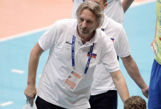VOLLEYBALL - Euro Volley 2011, TUR vs SLO WIEN,AUSTRIA,12.SEP.11 - DIVERS, VOLLEYBALL - CEV EuroVolley, Europameisterschaft 2011, Länderspiel, Türkei vs Slowenien. Bild zeigt Teamchef Veselin Vukovic (SLO). 