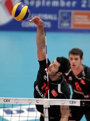 VOLLEYBALL - Euro Volley 2011, TUR vs SLO WIEN,AUSTRIA,12.SEP.11 - DIVERS, VOLLEYBALL - CEV EuroVolley, Europameisterschaft 2011, Länderspiel, Türkei vs Slowenien. Bild zeigt Emre Batur (TUR). 