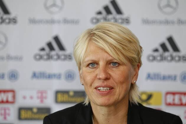 Doris FITSCHEN, Managerin deutsche Frauen-Fussball-Nationalmannschaft, Fussball Frauen, Nationalmannschaft, Pressekonferenz nach dem Eintreffen am Spielort Augsburg, 13.09.2011 EM-Qualifikation Deutschland vs. Schweiz