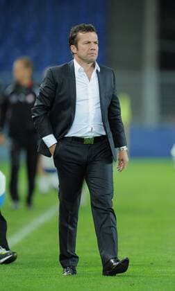 FUSSBALL INTERNATIONAL EM 2012-Qualifikation Gruppe G 06.09.2011 Schweiz - Bulgarien Trainer Lothar MATTHAEUS (Bulgarien) nachdenklich 