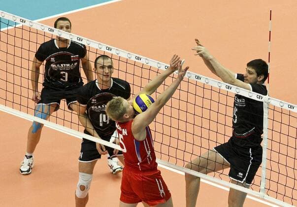 Russian, red, and Bulgarian players, black, during the quarterfinal of European Volleyball Championships 2011 in Karlovy Vary, Czech Republic on Sep. 15. 2011. (CTKxPhoto JanxSokol)  CTKPhoto20201109150887401