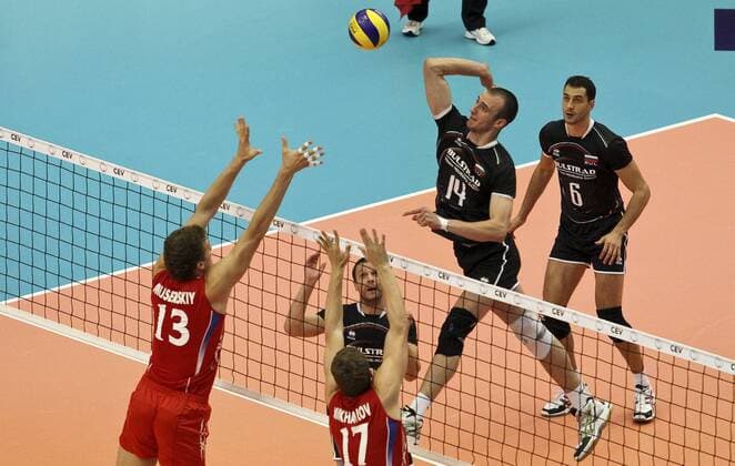 Russian, red, and Bulgarian players, black, during the quarterfinal of European Volleyball Championships 2011 in Karlovy Vary, Czech Republic on Sep. 15. 2011. (CTKxPhoto JanxSokol)  CTKPhoto24201109150893201