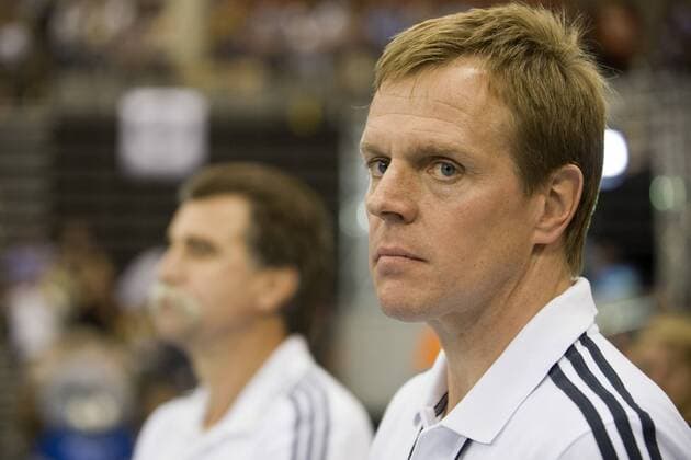 Co-Trainer Martin HEUBERGER (GER, r.); links im Hintergrund Trainer Heiner BRAND (GER); Porträt, Porträt, Portrait; Handball EM-Qualifikationsspiel Deutschland (GER) - Lettland (LAT) 32:22, am 12.06.2011 in Trier Deutschland