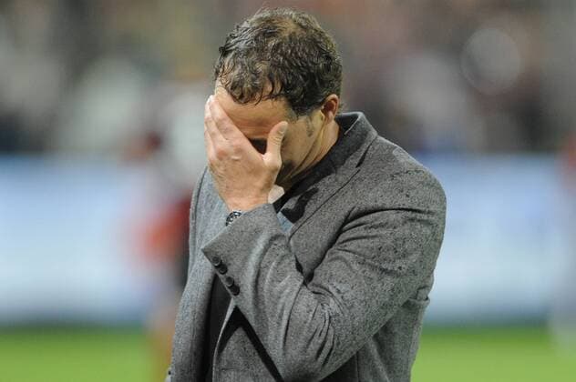 Marcus SORG,Trainer (SC Freiburg),Enttaeuschung,Frust,enttaeuscht,frustriert,niedergeschlagen, SC Freiburg-VFB Stuttgart. Fussball,Liga1,1.Bundesliga,Saison2011 12,2011 2012 ,Spieltag06, am 16.09.2011.