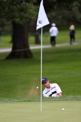 16 September 2011: English PGA Golf Herren Pro, Brian Davis hits out of a sand trap during the second round of the 2011 BMW Championship at Cog Hill Golf Club in Lemont, Illinois. PGA Golf Herren Golf: Sep 16 BMW Second Round Icon5181109160042 EDITORIAL USE ONLY
