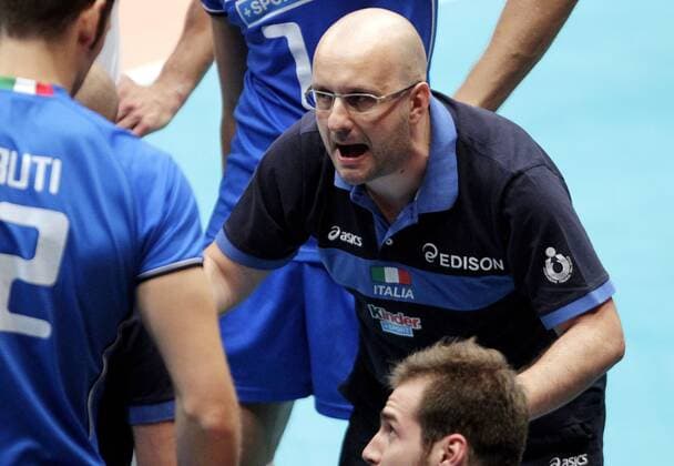 VOLLEYBALL - Euro Volley 2011, ITA vs POL WIEN,AUSTRIA,17.SEP.11 - DIVERS, VOLLEYBALL - CEV EuroVolley, Europameisterschaft 2011, Länderspiel, Halbfinale, Italien vs Polen. Bild zeigt Teamchef Mauro Berruto (ITA). 