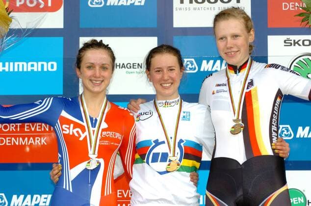 2011, World Championships Junior women cronometro, 2011, (L-R) Elinor Barker (GBR), champion Jessica Allen (Australia), Mieke Kröger (GER), Copenaghen  o0 Siegerehrung Sieg, Sieger Weltmeister