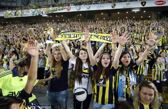 Fenerbahce was senteced to play without fans but Turkish football federation decided take only women and children fans to the match between Fenerbahce & Manisaspor. Tickets were given to fans for free and they are all finished in 1 hour. Fenerbahce football team were supported by only women fans. They were more than 45000. 20.09.2011 Fenerbahce’s female fans rushed to grab free tickets for Tuesday night’s Spor Toto Super League game against Manisaspor following a decision last week that only women and children would be allowed entrance due to crowd trouble earlier this summer. The rush came after the Turkish Football Federation, or TFF, announced last week that it would no longer force teams to play behind closed doors in punishment for crowd trouble but would instead open the stadium doors to women and children under 12 for the fixtures in order to avoid silent games and bring the 