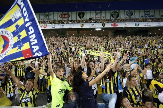 Fenerbahce was senteced to play without fans but Turkish football federation decided take only women and children fans to the match between Fenerbahce & Manisaspor. Tickets were given to fans for free and they are all finished in 1 hour. Fenerbahce football team were supported by only women fans. They were more than 45000. 20.09.2011 Fenerbahce’s female fans rushed to grab free tickets for Tuesday night’s Spor Toto Super League game against Manisaspor following a decision last week that only women and children would be allowed entrance due to crowd trouble earlier this summer. The rush came after the Turkish Football Federation, or TFF, announced last week that it would no longer force teams to play behind closed doors in punishment for crowd trouble but would instead open the stadium doors to women and children under 12 for the fixtures in order to avoid silent games and bring the 