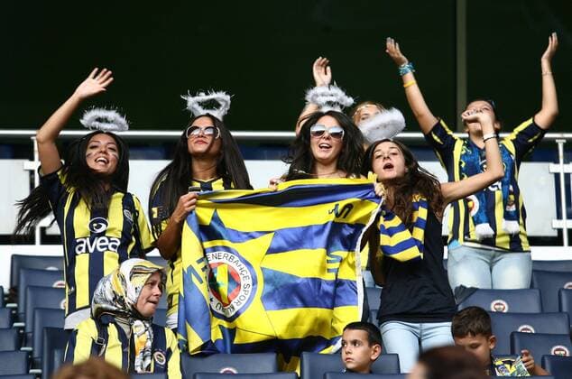 Fenerbahce was senteced to play without fans but Turkish football federation decided take only women and children fans to the match between Fenerbahce & Manisaspor. Tickets were given to fans for free and they are all finished in 1 hour. Fenerbahce football team were supported by only women fans. They were more than 45000. 20.09.2011 Fenerbahce’s female fans rushed to grab free tickets for Tuesday night’s Spor Toto Super League game against Manisaspor following a decision last week that only women and children would be allowed entrance due to crowd trouble earlier this summer. The rush came after the Turkish Football Federation, or TFF, announced last week that it would no longer force teams to play behind closed doors in punishment for crowd trouble but would instead open the stadium doors to women and children under 12 for the fixtures in order to avoid silent games and bring the 