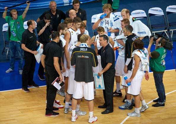 EuroBasket 2022, DBB, Historie, EM - Historie Basketball Vilnius (LTU) 09.09.2011 Europameisterschaften der Herren Dirk Bauermann (Deutschland, Bundestrainer) Jan-Hendrik Jagla (Deutschland, No.15)