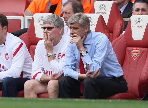 Fußball, Trainerhistorie, FC Arsenal Arsenal FC London vs. Bolton Wanderers . . 24.09.11 Arsene Wenger, Arsenal manager, and his assistant Pat Rice. NOxONLINExUSExWITHOUTxENDxUSERxLICENCExFROMxFOOTBALLxDATACOxLTD 