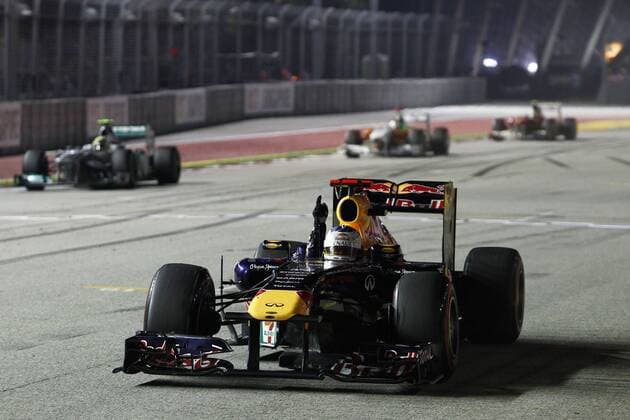 Motorsports: FIA Formula One World Championship 2011, Grand Prix of Singapore, 01 Sebastian Vettel (GER, Red Bull Racing), xHOCHxZWEIx o0 totale Sieg, Sieger Ziel
