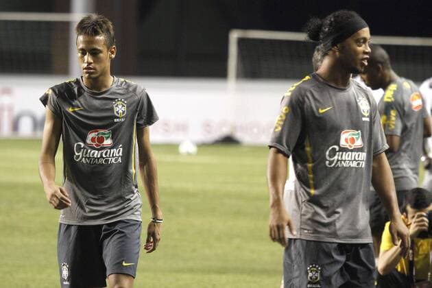 Neymar (L) and Ronaldinho (R) - Training in Belem  RL007