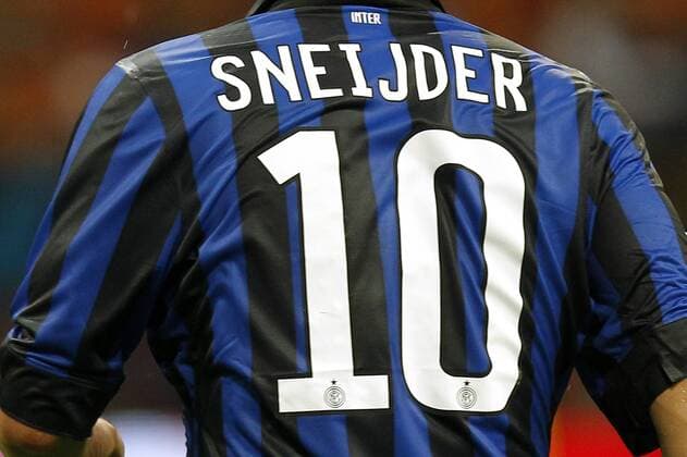 Wesley Sneijder of Inter Mailand Inter Mailand - Serie A 2011 2012 xVIxJeroenxPutmansxIVx 378319 o0 hinten, Rücken, Rückansicht, Rückennummer Namenszug