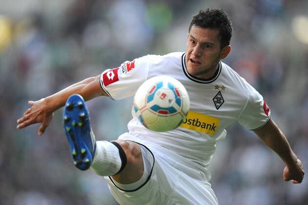 FUSSBALL 1. BUNDESLIGA SAISON 2011 2012 7. SPIELTAG Borussia Mönchengladbach - 1. FC Nürnberg 24.09.2011 Raul BOBADILLA (Borussia Mönchengladbach) Einzelaktion am Ball 
