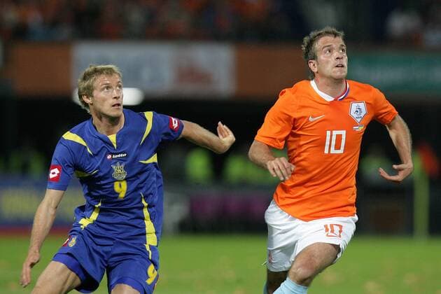 Rafael van der Vaart (R),Vitaiiy Mandzyuk (L) Holland,Ukraine Friendly 2007 2008 xVIxJeroenxPutmansxIVx 379850
