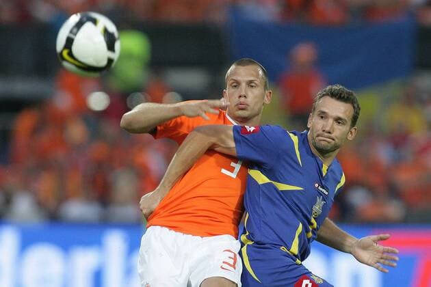 John Heitinga (L) Holland,Ukraine Friendly 2007 2008 xVIxJeroenxPutmansxIVx 379893