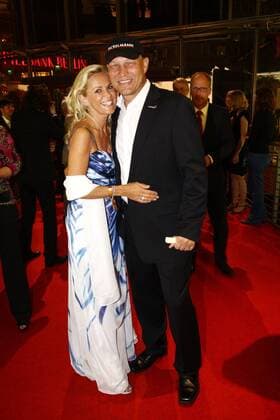 Axel Schulz mit seiner Ehefrau Patricia bei der Verleihung Goldene Henne 2011 am 28.9.2011 in Berlin Die Goldene Henne 2011 Verleihung in Berlin  o0 Frau, Ehefrau Familie privat Boxen