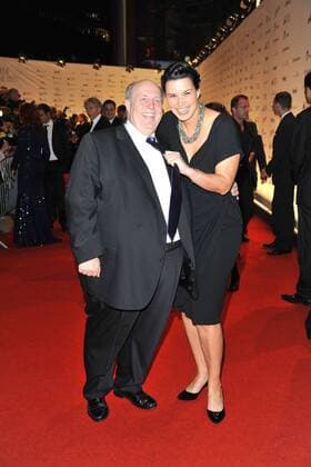 Reiner Calmund und seine Ehefrau Sylvia bei der Verleihung Goldene Henne 2011 am 28.9.2011 in Berlin Die Goldene Henne 2011 Verleihung in Berlin  o0 Frau, Ehefrau Familie privat