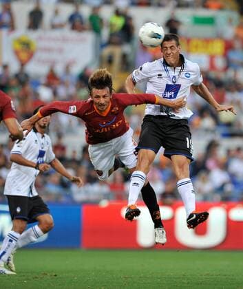 Rom 01 10 2011 Serie A 2011 2012 - AS Roma vs. Atalanta Bergamo - Gabriel Heinze and German Denis xHOCHxZWEIxxItalyxPhotoxPressx 
