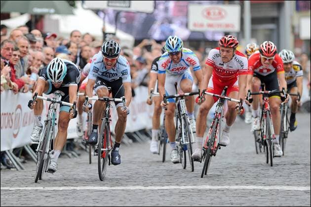 Sieger Rüdiger Selig (GER leopard trek) siegt vor Baden Cooke (AUSTRALIEN Saxo Bank - SunGard) und Adrien Petit (FRA Cofidis) Cyclisme: Binche - Tournai; Binche - Memorial Frank Vandenbroucke - 04.10.2011 xPhotoNewsx  o0 Sieg, Sieger Ziel