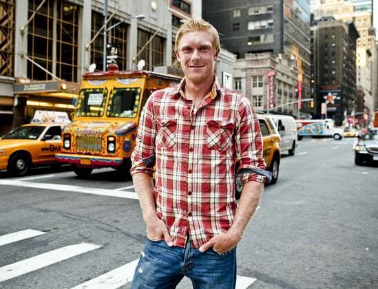 Matthias Bachinger am Times Square in New York City während der US Open 2011, privat, Portrait, Einzelbild, Halbkörper, Querformat,
