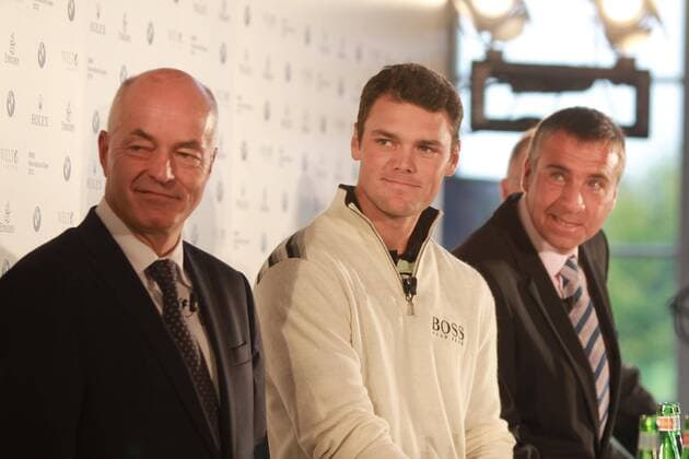 Martin Kaymer zu Besuch in Stommeln auf dem Golfplatz Gut Lärchenhof im Rahmen der Auftaktveranstaltung BMW International Open (Juni 2012) Martin Kaymer (Mitte) während der Pressekonferenz