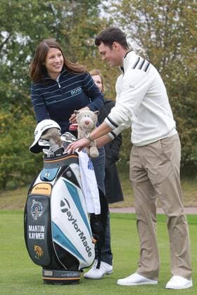 Martin Kaymer zu Besuch in Stommeln auf dem Golfplatz Gut Lärchenhof im Rahmen der Auftaktveranstaltung BMW International Open (Juni 2012)