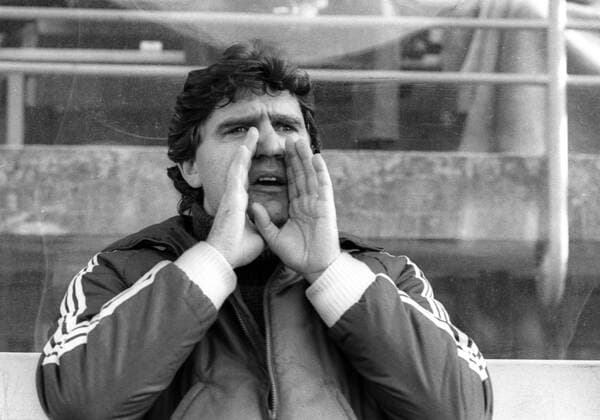 Fußball, Trainerhistorie KSV Hessen Kassel von 1964 bis heute Trainer Jörg Berger (KSV Hessen Kassel) gibt Anweisungen Aufnahmedatum geschätzt