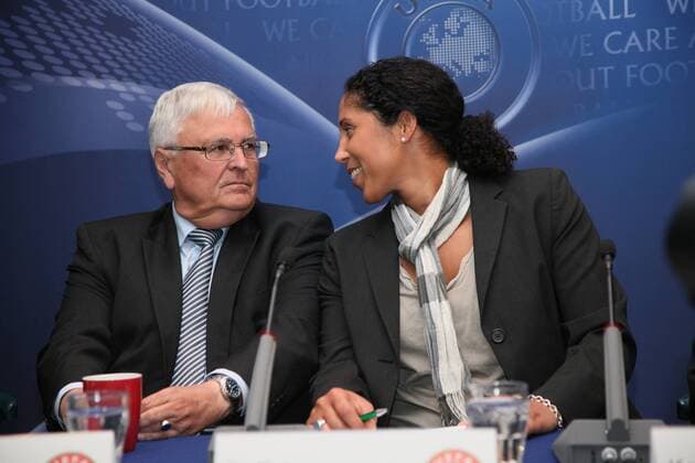 DFB Präsident Dr Theo Zwanziger mit der neuen UEFA Botschafterin Frauenfussball Steffi Jones