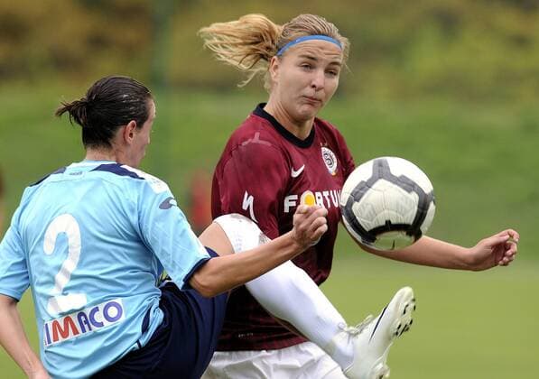 UEFA Women s Champions League, Sparta Prague vs Apollon Limassol, Tereza Kozarova of Sparta (right), Korina-Simona Olar of Limassol, October 5, 2011, Prague, Czech Republic. (CTKxPhoto KaterinaxSulova)  CTKPhoto16201110050760301