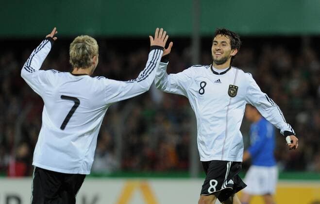 FUSSBALL INTERNATIONAL Länderspiel U 20 05.10.2011 Deutschland - Italien JUBEL Deutschland; Torschütze zum 1-0 Christopher Buchtmann (li) und Lukas Rupp 