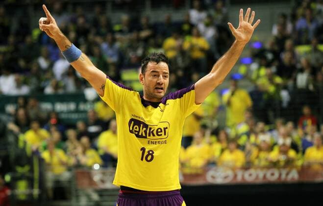 Iker Romero Einzelbild Aktion Gestik 05.10.2011 Füchse Füchse Berlin - TuS n-Lübbecke Handball Max-Schmeling-Halle Berlin Herren DHB Bundesliga Saison 2011 2012