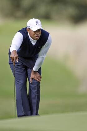 October 6, 2011: PGA Golf Herren golfer Tiger Woods assesses his putt on the sixth green during round one competition at the Frys.com Open held at CordeValle Resort in San Martin, CA. PGA Golf Herren 2011: Frys.com Open OCT 06 - ZUMAc04