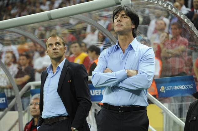 v.li:Hans Dieter FLICK,Co Trainer (GER),Bundestrainer Joachim LÖW (GER),Gestik, Fussball Länderspiel EM Qualifikationsspiel zur UEFA Euro , Türkei - Deutschland am 07.10.2011. Hansi