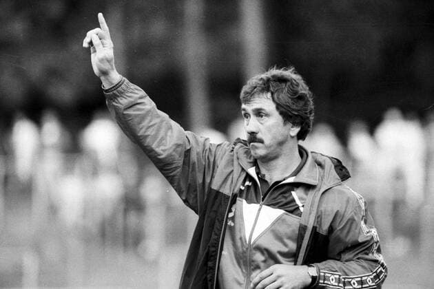 Trainer Gerd Schädlich (FSV Zwickau) gibt Anweisungen Aufnahmedatum geschätzt